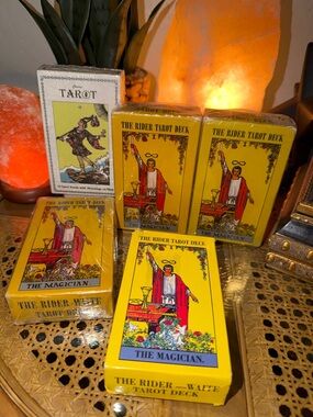 Bundle of 5 tarot card decks.